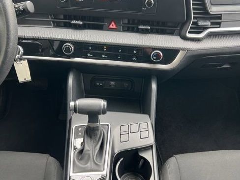 Used 2024 Kia Sportage LX image 15