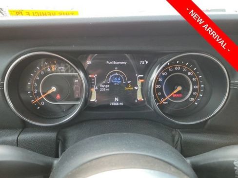 Used 2019 Jeep Wrangler Unlimited Sahara AWD/4WD image 9