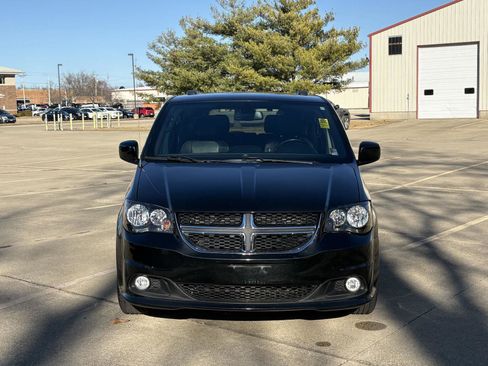 Used 2019 Dodge Grand Caravan SXT image 19