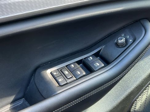 Certified 2025 Jeep Grand Cherokee L Altitude image 23