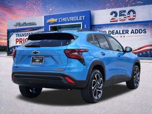 New 2026 Chevrolet Trax RS w/ Sunroof Package FWD image 5