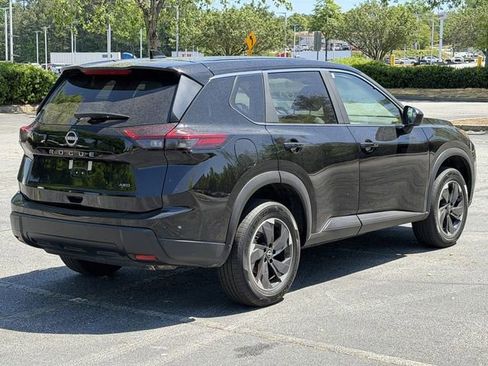 Used 2025 Nissan Rogue SV image 4