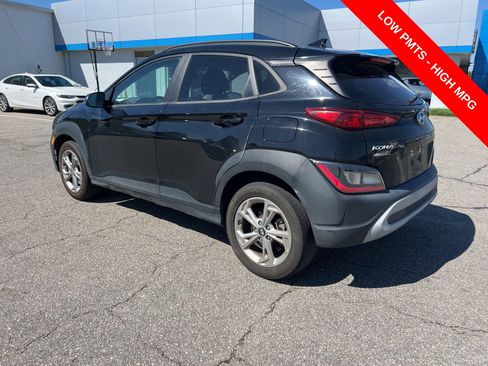 Used 2023 Hyundai Kona SEL image 3