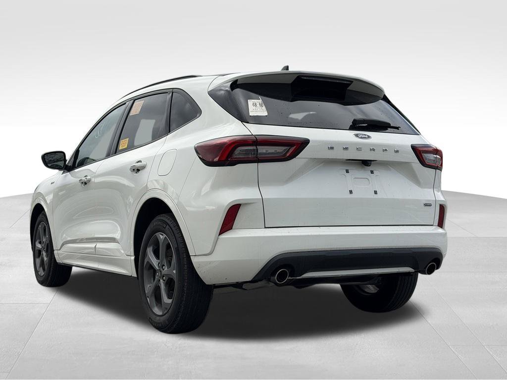 Used 2023 Ford Escape ST-Line w/ Equipment Group 301A FWD image 5