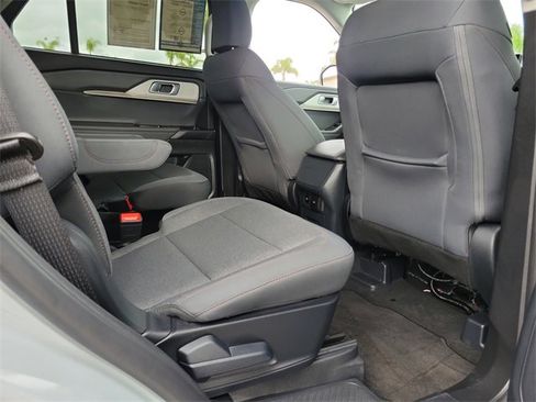 Used 2025 Ford Explorer Active image 24