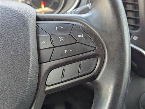 Used 2019 Jeep Cherokee Trailhawk AWD/4WD image 12