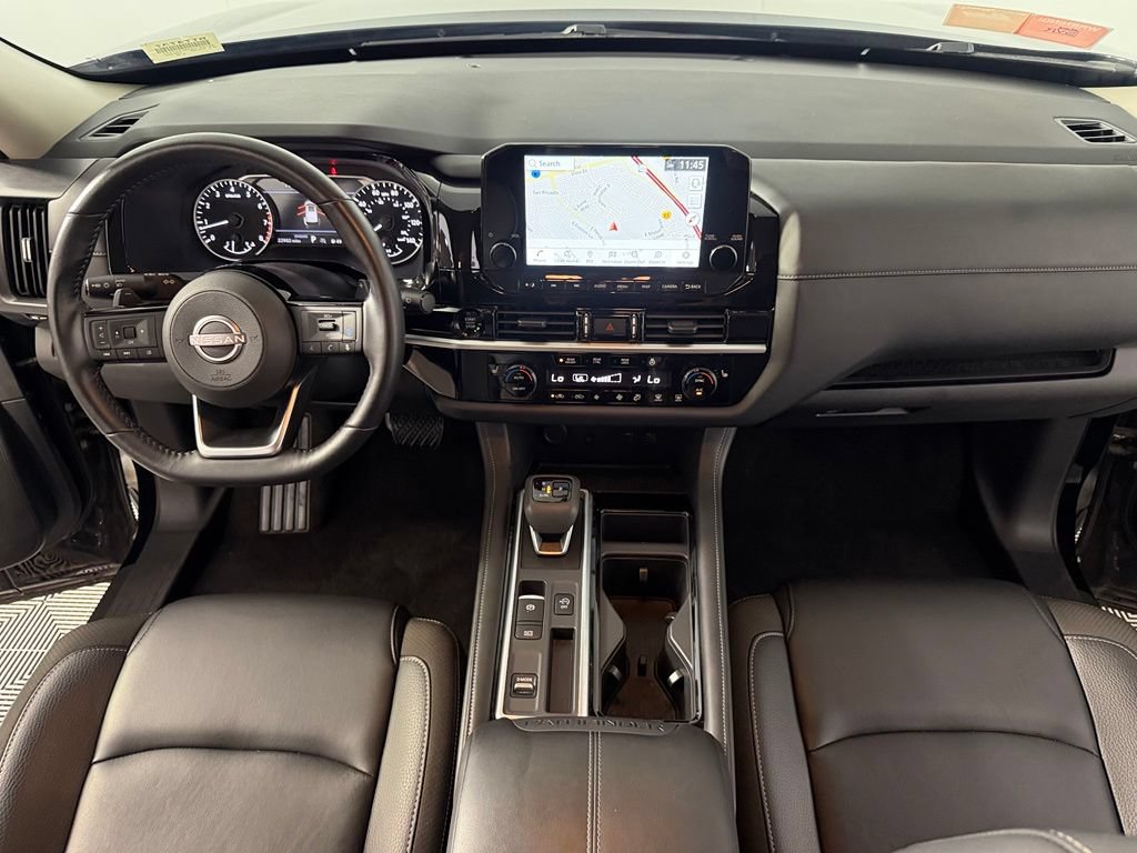 Used 2025 Nissan Pathfinder SL FWD image 12