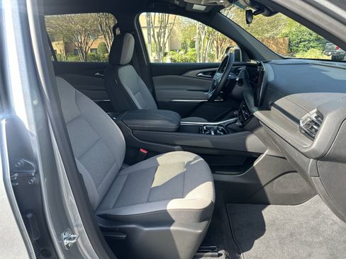 Used 2025 Chevrolet Traverse LT AWD/4WD image 22