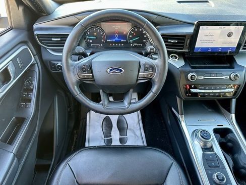 Used 2020 Ford Explorer XLT w/ Equipment Group 202A image 15