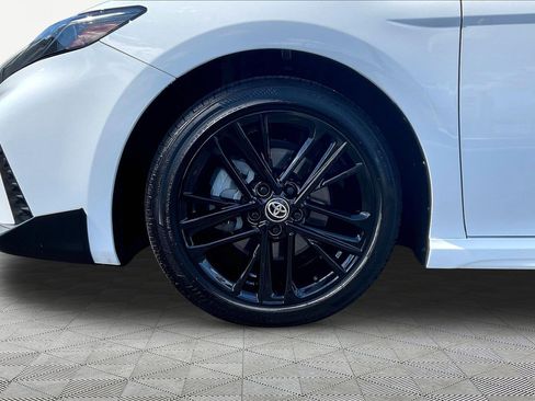 Used 2025 Toyota Camry SE w/ Convenience Package image 33