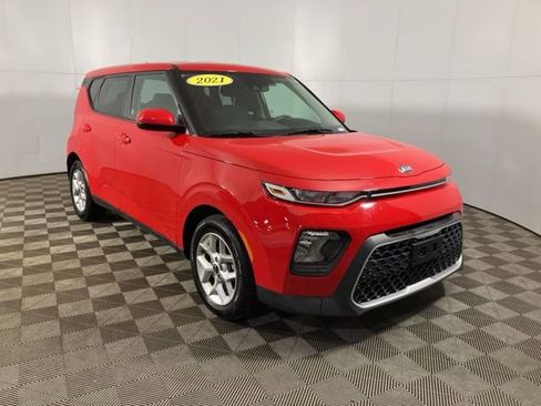 Used 2021 Kia Soul S image 1