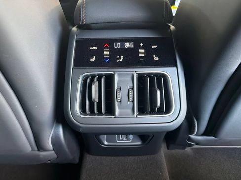 Used 2025 Maserati Grecale Folgore AWD/4WD image 23