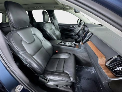 Used 2023 Volvo XC60 B5 Ultimate w/ Climate Package image 31