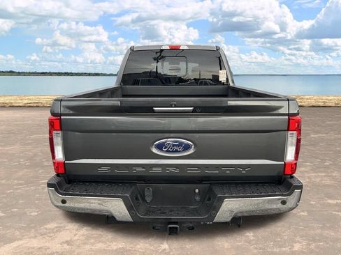 Used 2019 Ford F250 Lariat w/ FX4 Off-Road Package AWD/4WD image 8