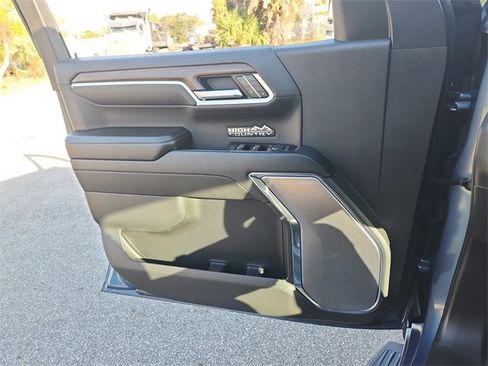 Certified 2024 Chevrolet Silverado 1500 High Country w/ Technology Package image 19