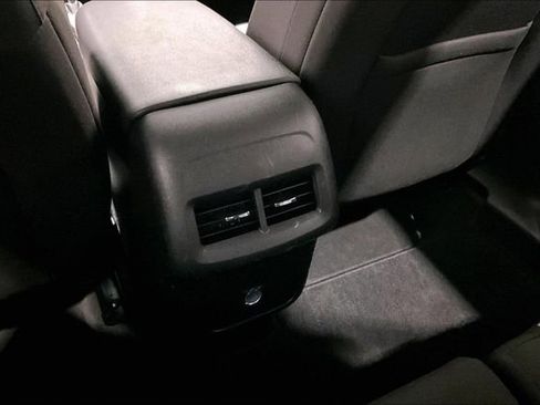 Used 2018 Chevrolet Equinox LS image 10