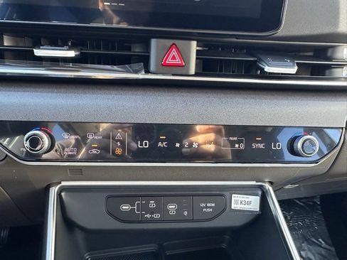 New 2026 Kia Carnival EX image 32