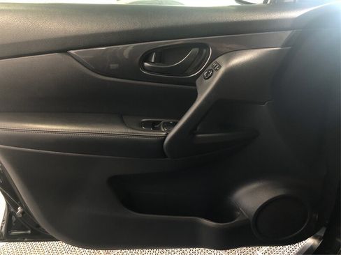 Used 2020 Nissan Rogue S AWD/4WD image 16