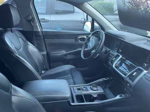 Used 2023 Kia Sorento EX w/ Panoramic Sunroof Package AWD/4WD image 12
