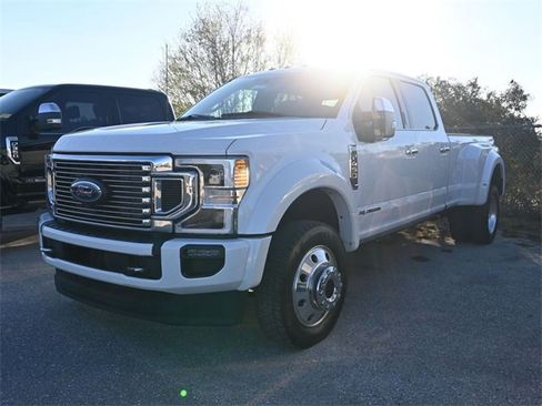 Used 2022 Ford F450 Platinum w/ FX4 Off-Road Package image 5