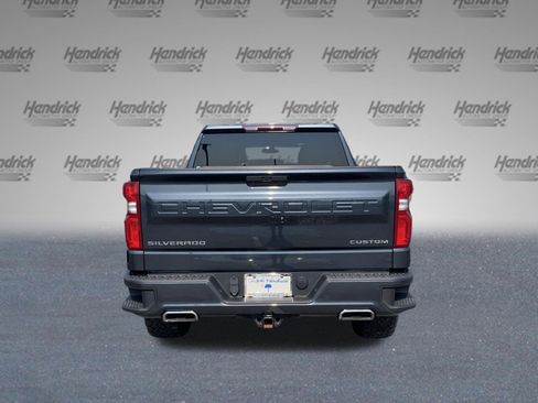 Used 2019 Chevrolet Silverado 1500 Custom w/ Custom Value Package AWD/4WD image 9