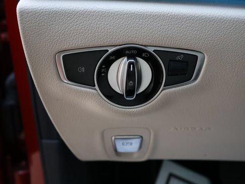 Used 2019 Mercedes-Benz E 300 image 35