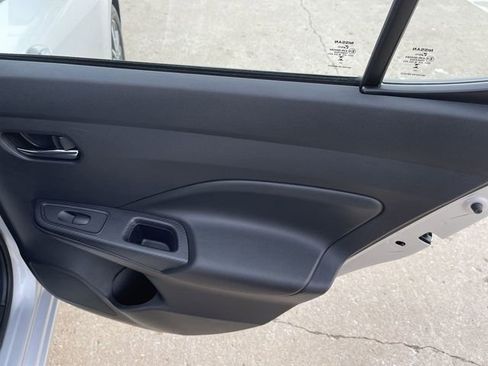 Used 2023 Nissan Versa SV image 14