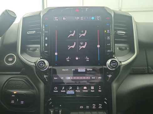 New 2026 RAM 2500 Big Horn AWD/4WD image 28