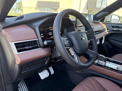 New 2025 Mitsubishi Outlander SEL image 22