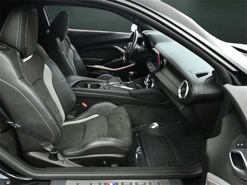 Used 2019 Chevrolet Camaro SS image 17