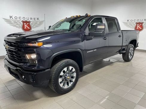 Used 2024 Chevrolet Silverado 2500 Custom w/ Custom Convenience Package AWD/4WD image 3