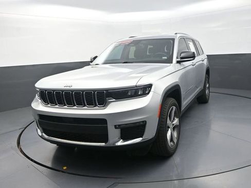 Used 2022 Jeep Grand Cherokee L Limited AWD/4WD image 6