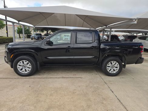 Used 2022 Nissan Frontier SV RWD image 6