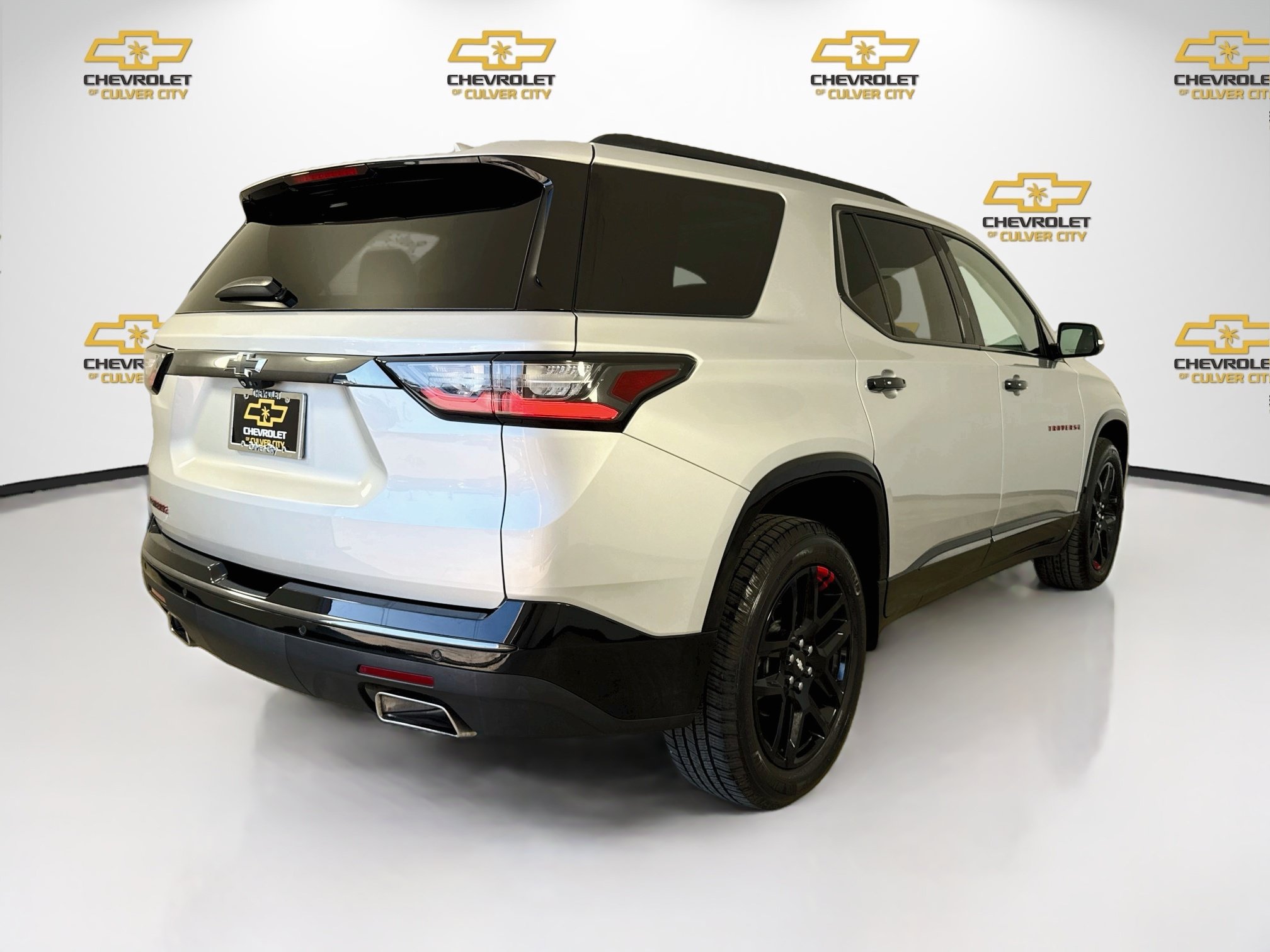 Used 2020 Chevrolet Traverse Premier w/ Redline Edition FWD image 8