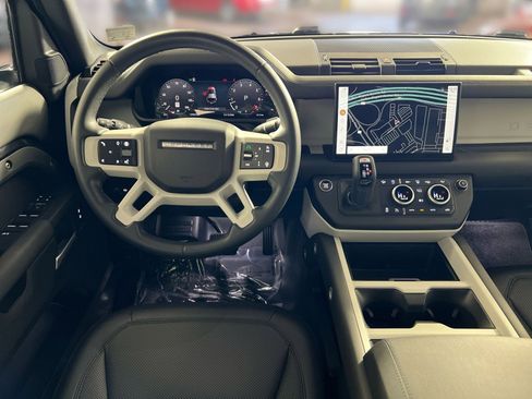 Used 2025 Land Rover Defender 110 S image 23