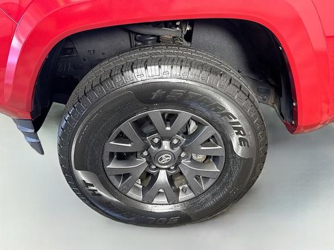 Used 2023 Toyota Tacoma SR5 AWD/4WD image 4