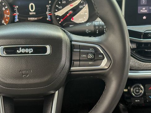 Used 2023 Jeep Compass Latitude w/ Convenience Group AWD/4WD image 32