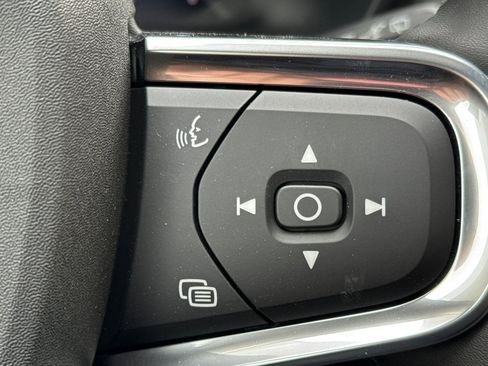 New 2026 Volvo XC40 B5 Core w/ Climate Package image 27