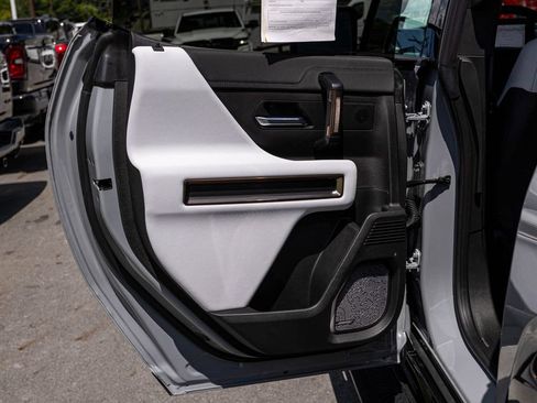 Used 2025 GMC Hummer EV 2X AWD/4WD image 13