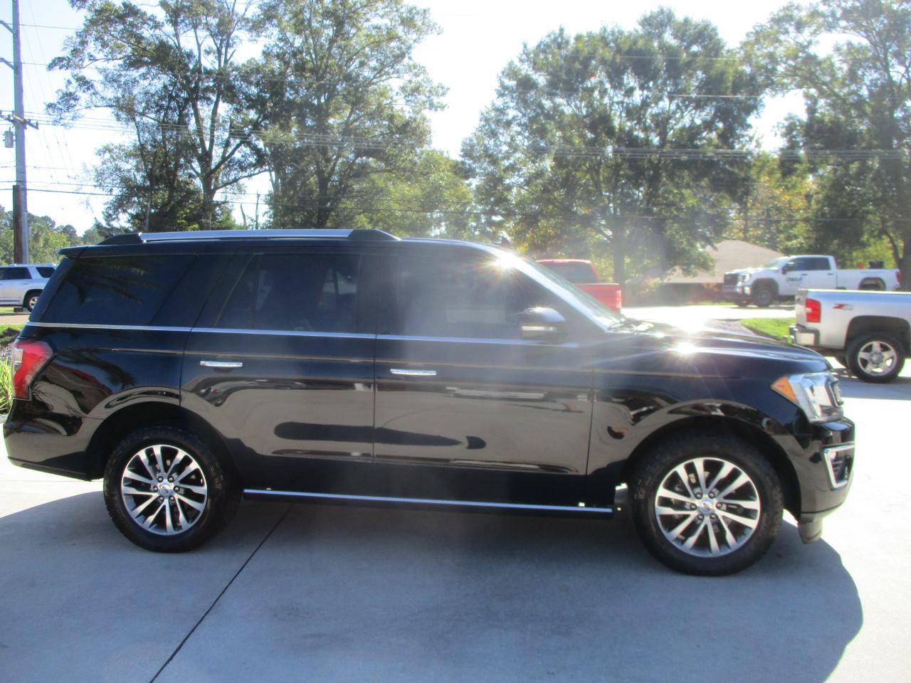 Used 2018 Ford Expedition Limited RWD image 10