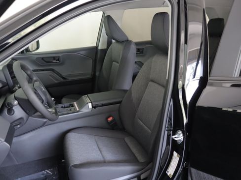 Used 2026 Toyota RAV4 LE AWD/4WD image 7