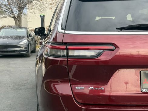 Used 2023 Jeep Grand Cherokee L Limited image 35