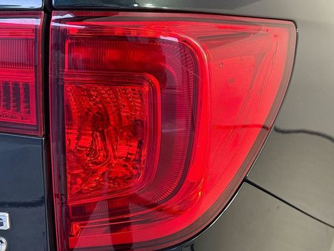 Used 2017 Honda Pilot Touring image 36