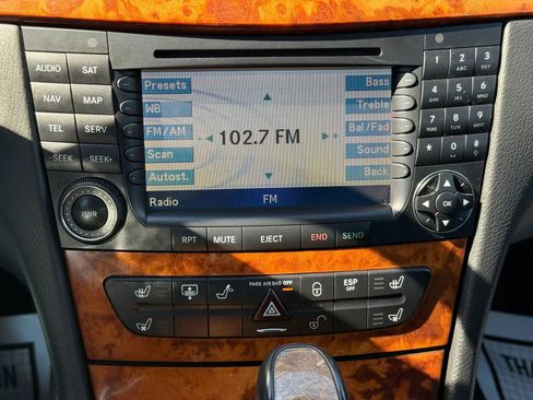 Used 2004 Mercedes-Benz E 500 4MATIC Sedan image 29