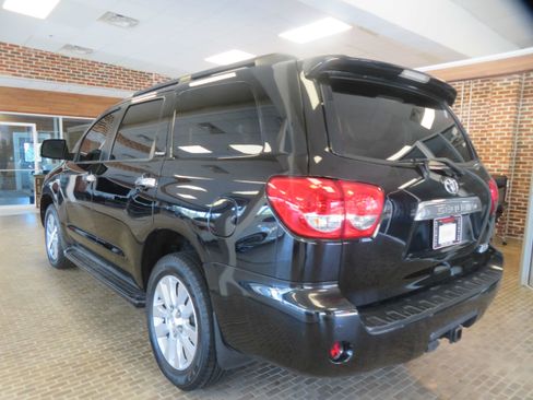 Used 2017 Toyota Sequoia Platinum RWD image 92