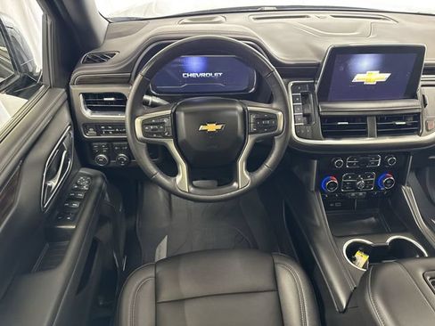 Used 2022 Chevrolet Tahoe LT w/ Luxury Package AWD/4WD image 16