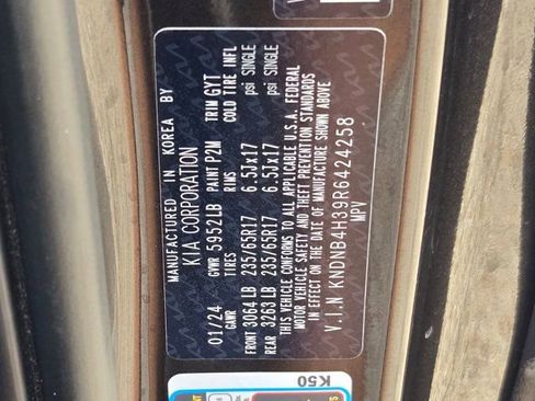 Used 2024 Kia Carnival LX image 33