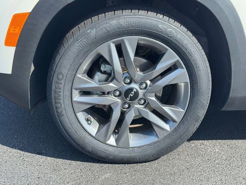 Certified 2023 Kia Seltos S image 9