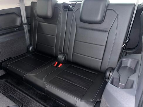 Used 2020 Volkswagen Tiguan SEL image 44