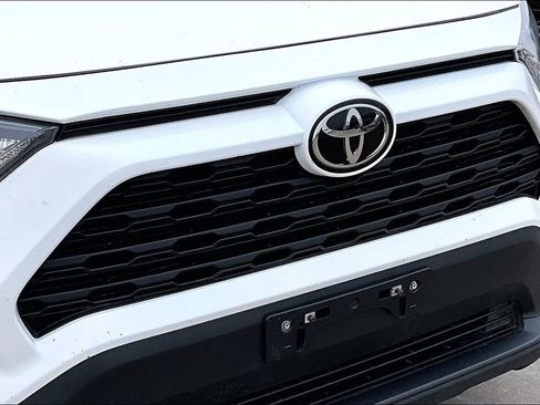 Used 2022 Toyota RAV4 LE image 35